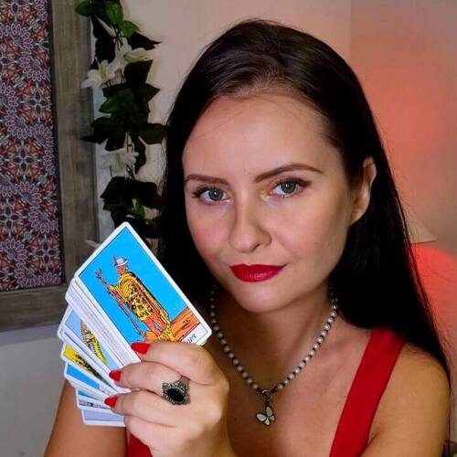 Natalie - Tarot Reader